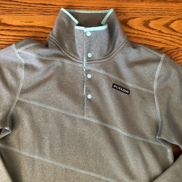 Women’s Flylow 1/4 snap pullover- size large- gray- perfect condition - Picture 3 of 6